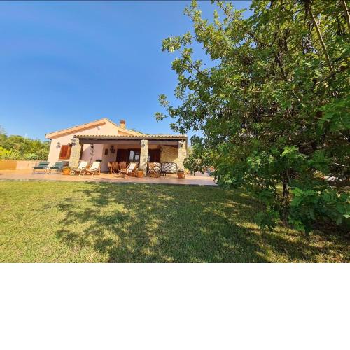 Villa del Carrubo a due passi dal mare di Cefalù
