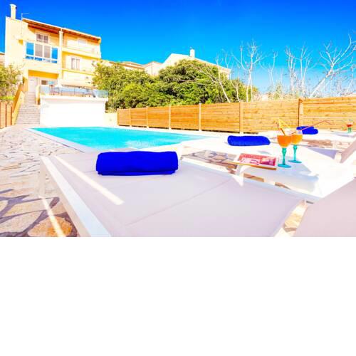 Villa Dinos