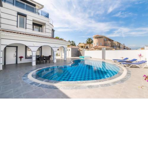 Villa Domino 2