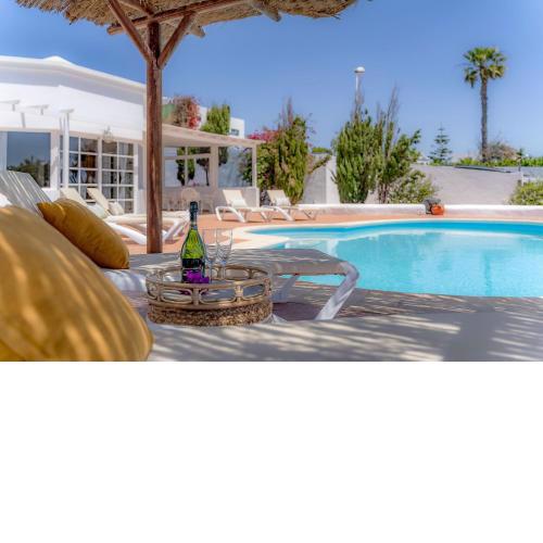 Villa Fika, Amazing 3 bedroom Ocean View with Pool