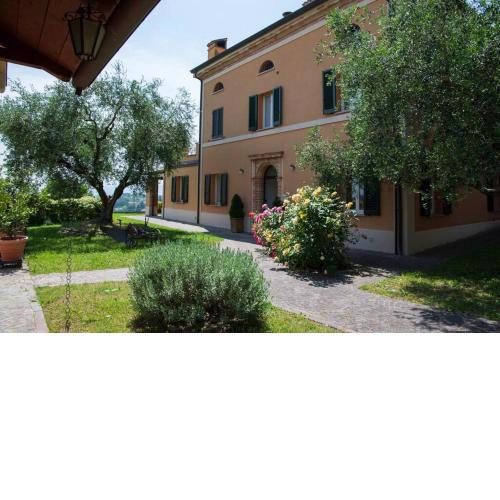 Villa Fiore nel Borgo d'Arte Novilara by Yohome