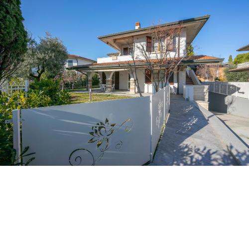 Villa Fiorita Apartments