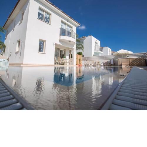 Villa Foros Dyo - Modern 3 Bedroom Pernera Villa with Pool - Close to all Amenities