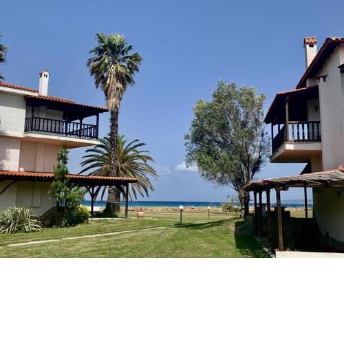 Villa Fourka 2 on the beach
