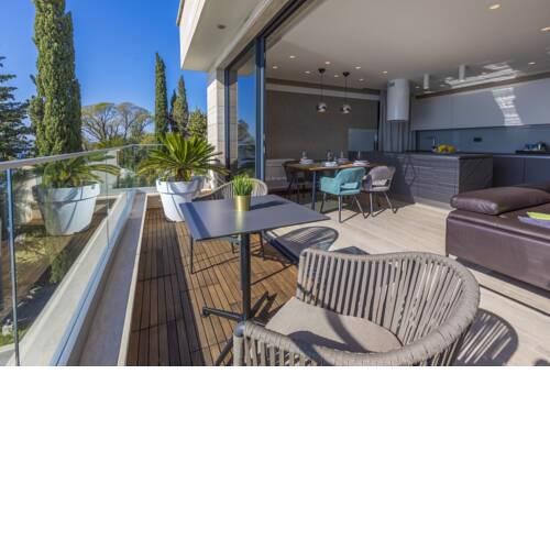 VILLA FRAN - DELUXE PENTHOUSE SUITE with private pool