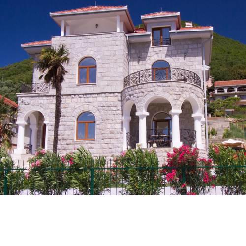 Villa Garden Beach