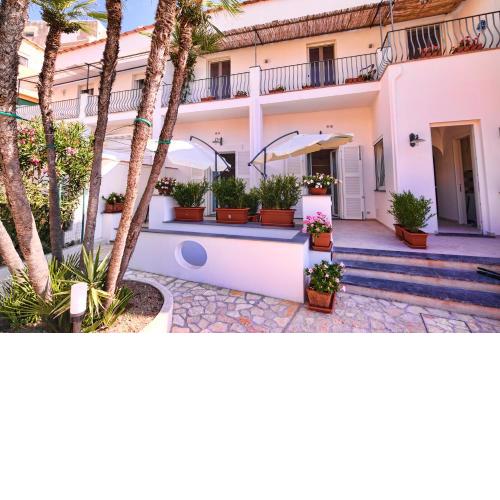Villa Giardini Luxury Room