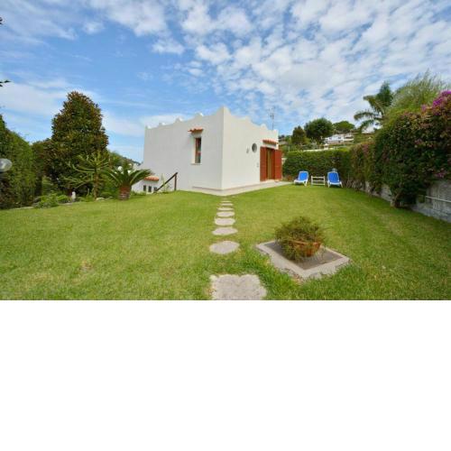 Villa "Gira Gira"