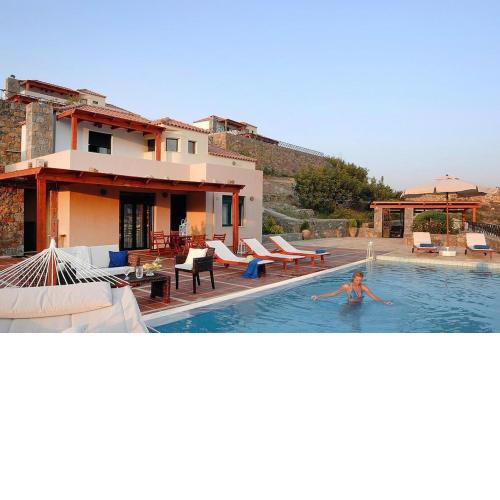 Villa in Agios Nikolaos near watersports
