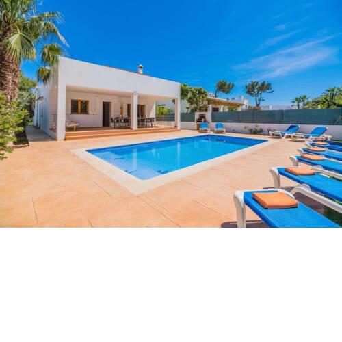 Villa in Cala Egos Sleeps 10 with Pool Air Con and WiFi