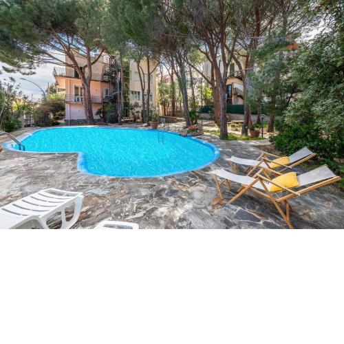 villa in centro con piscina