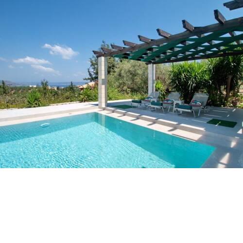Villa in Kambia Sleeps 7 with Pool and Air Con