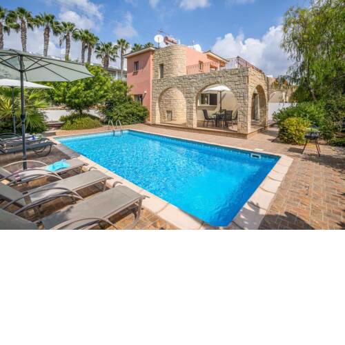 Villa in Kissonerga Sleeps 6 with Pool Air Con and WiFi