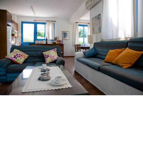 Villa in Kissonerga Sleeps 8 includes Swimming pool Air Con and WiFi