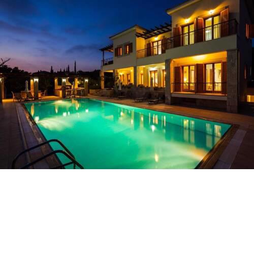 Villa in Kouklia Sleeps 10 with Pool Air Con and WiFi