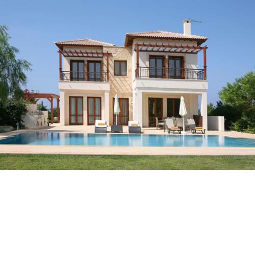 Villa in Kouklia Sleeps 4 includes Swimming pool Air Con and WiFi 2