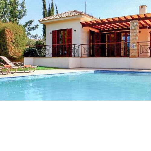 Villa in Kouklia Sleeps 6 includes Swimming pool Air Con and WiFi