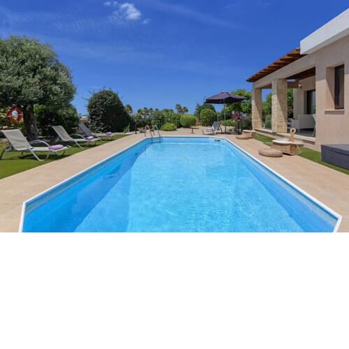 Villa in Latchi Sleeps 4 with Pool Air Con and WiFi