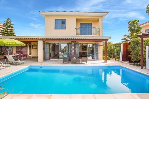 Villa in Latchi Sleeps 7 with Pool Air Con and WiFi