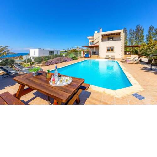 Villa in Nea Dimmata Sleeps 6 with Pool Air Con and WiFi