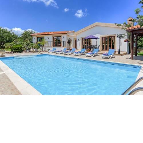 Villa in Neo Chorio Sleeps 6 includes Swimming pool Air Con and WiFi 0