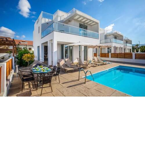 Villa in Pegeia Sleeps 6 includes Swimming pool Air Con and WiFi 1 6