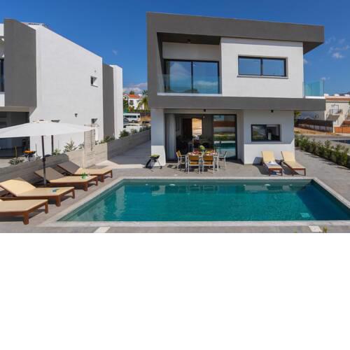 Villa in Pegeia Sleeps 6 includes Swimming pool Air Con and WiFi 7 3