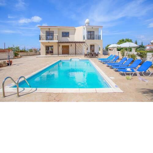 Villa in Pegeia Sleeps 6 includes Swimming pool Air Con and WiFi 8 7