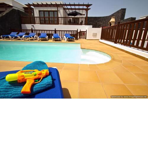 Villa in Playa Blanca Sleeps 12 includes Swimming pool Air Con and WiFi 4