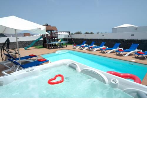 Villa in Playa Blanca Sleeps 12 includes Swimming pool Air Con and WiFi