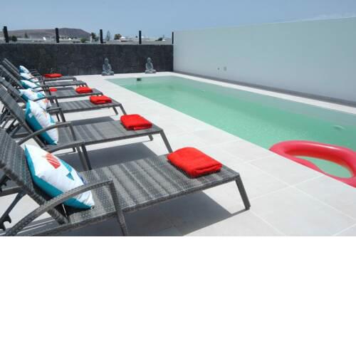 Villa in Playa Blanca Sleeps 6 includes Swimming pool and Air Con 8