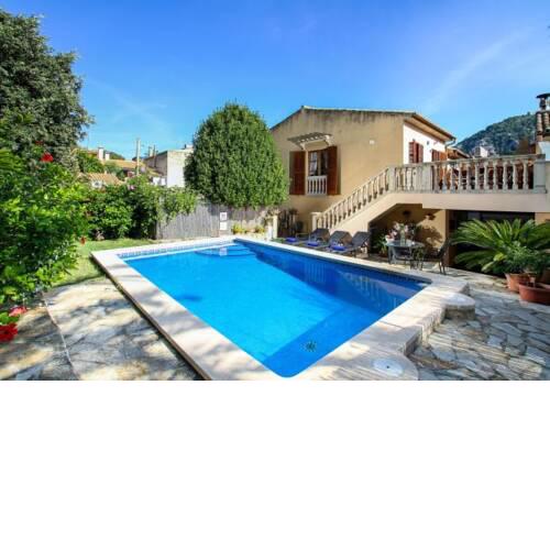 Villa in Pollenca Sleeps 5 with Pool Air Con and WiFi