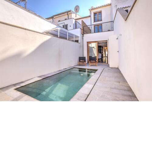 Villa in Pollenca Sleeps 5 with Pool and Air Con