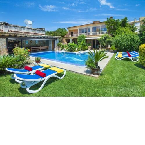 Villa in Pollenca Sleeps 8 includes Swimming pool Air Con and WiFi