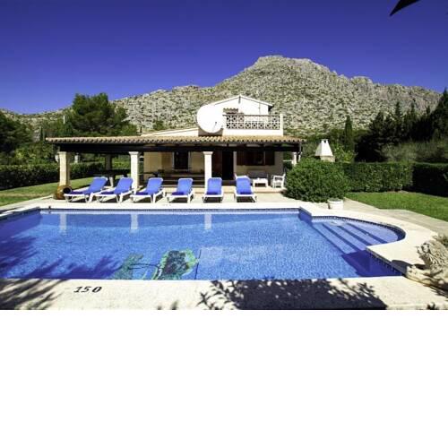 Villa in Port de Pollenca Sleeps 6 includes Swimming pool Air Con and WiFi 1