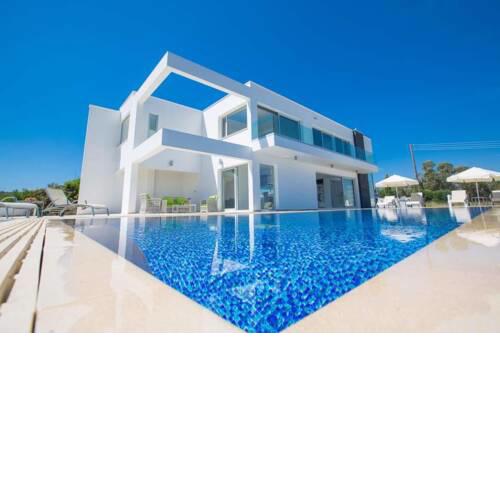 Villa in Protaras Sleeps 6 includes Swimming pool and Air Con