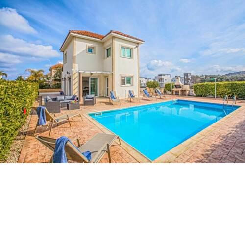 Villa in Protaras Sleeps 6 with Pool and Air Con