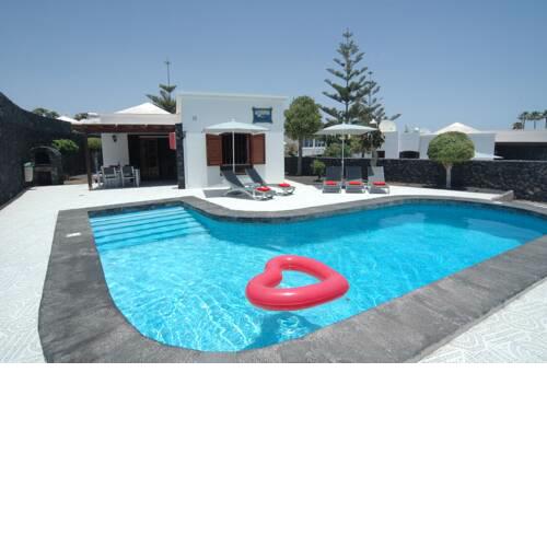 Villa in Puerto del Carmen Sleeps 5 includes Swimming pool
