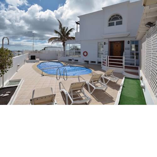 Villa in Puerto del Carmen Sleeps 6 includes Swimming pool and WiFi