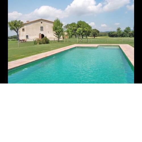 Villa in Sant Andreu Salou Sleeps 4 with Pool and Air Con