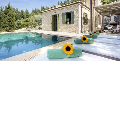 Villa in Spanochori Sleeps 4 with Pool and Air Con