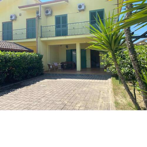 Villa indipendente a pochi passi dal mare....