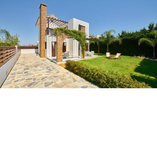 Villa Ionion Gardens by Ezoria
