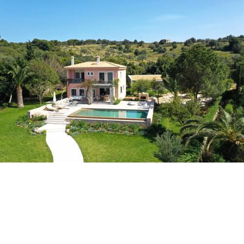Villa Iris - Luxury traditional beachfront villa with swimming pool
