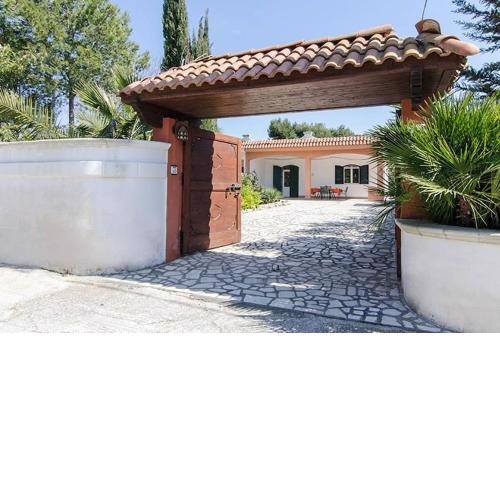 Villa Italia con piscina a 450 metri dalla spiaggia