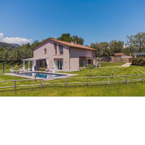 Villa Ivory