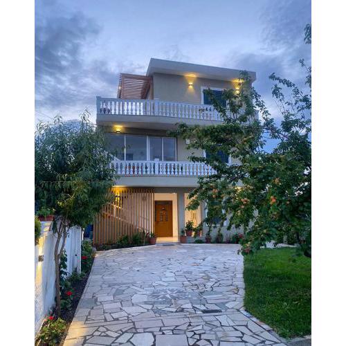 Villa Kanto (Holiday apartments and rooms)