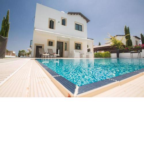 Villa Konno - Stunning 3 Bedroom Protaras Villa with Pool - Close to Konnos Beach