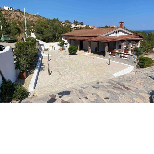 Villa L