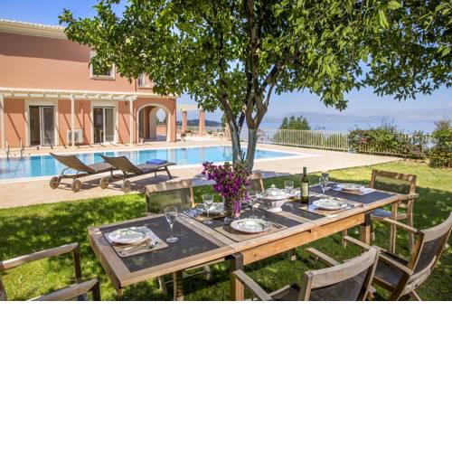 Villa Larisa